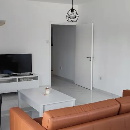 Ellas Modern Duplex Center *