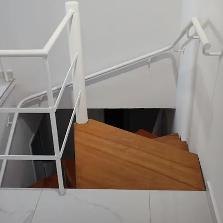 Ellas Modern Duplex Center