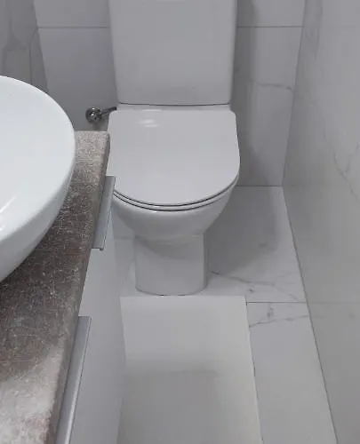 Ellas Modern Duplex Center *